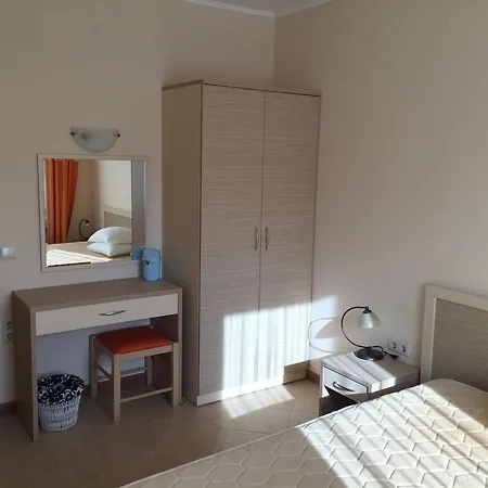 Royal Sun Apartment Eh Lägenhet *
