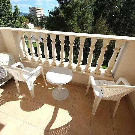 Royal Sun Apartment Eh *